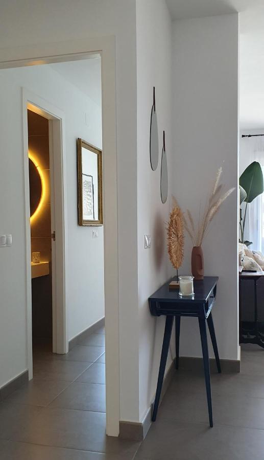 Coastal Hills Apartment Алтеа Екстериор снимка